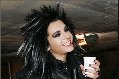 Vous pouvez t�l�charger le clip ICI du second single Spring Nicht pour l' Allemagne extrait de Zimmer 483.